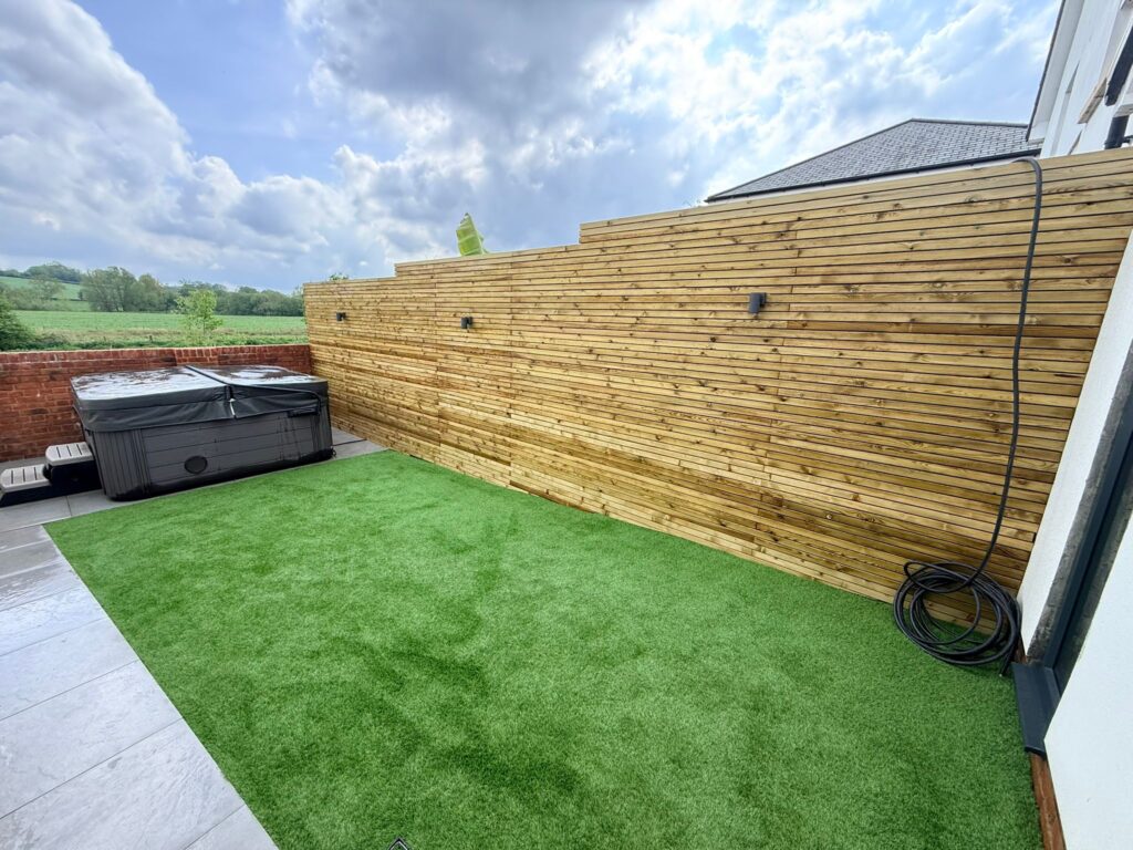 New venetian garden fencing